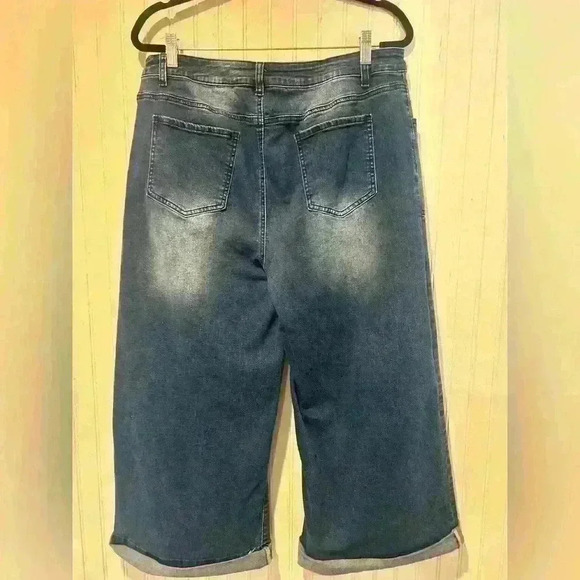 Crazy train extra wide leg cropped denim jeans women’s size 17(33) EUC western - Picture 2 of 5